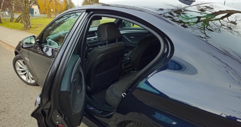 BMW Seria 5 cena 89790 przebieg: 204000, rok produkcji 2015 z Gdynia małe 154